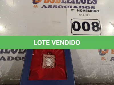 LOTE 008 - 01 RELÓGIO DE BOLSO. (NO ESTADO) ATENÇÃO! FAZER A VISITAÇÃO ANTES DE ARREMATAR, NÃO SABEMOS SE FUNCIONA. LEILÃO NÃO TEM GARANTIA E NEM DEVOLUÇÃO, SUJEITO A POSSÍVEIS AVARIAS VISÍVEIS/OCULTAS E/OU AUSÊNCIA DE COMPONENTES.