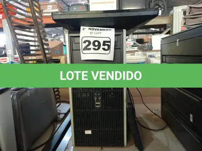LOTE 295 - 01 CPU, 01 MONITOR E 01 TECLADO. (NO ESTADO) ATENÇÃO! FAZER A VISITAÇÃO ANTES DE ARREMATAR, NÃO SABEMOS SE FUNCIONA. LEILÃO NÃO TEM GARANTIA E NEM DEVOLUÇÃO, SUJEITO A POSSÍVEIS AVARIAS VISÍVEIS/OCULTAS E/OU AUSÊNCIA DE COMPONENTES.