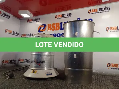 LOTE 188 - 01 LIQUIDIFICADOR INDUSTRIAL MARCA SKYMSEN. (NO ESTADO) ATENÇÃO! FAZER A VISITAÇÃO ANTES DE ARREMATAR, NÃO SABEMOS SE FUNCIONA. LEILÃO NÃO TEM GARANTIA E NEM DEVOLUÇÃO, SUJEITO A POSSÍVEIS AVARIAS VISÍVEIS/OCULTAS E/OU AUSÊNCIA DE COMPONENTES.