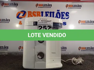 LOTE 252 - 01 PURIFICADOR DE ÁGUA REFRIGERADO MARCA IBBL 127V. (NO ESTADO) ATENÇÃO! FAZER A VISITAÇÃO ANTES DE ARREMATAR, NÃO SABEMOS SE FUNCIONA. LEILÃO NÃO TEM GARANTIA E NEM DEVOLUÇÃO, SUJEITO A POSSÍVEIS AVARIAS VISÍVEIS/OCULTAS E/OU AUSÊNCIA DE COMPONENTES.