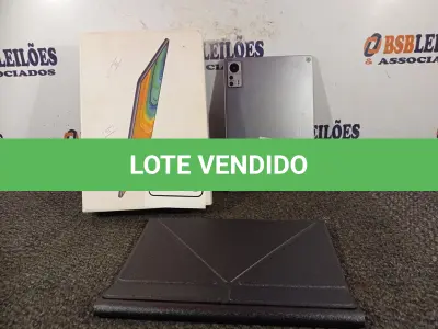 LOTE 028 - 01 TABLET. (NO ESTADO) ATENÇÃO! FAZER A VISITAÇÃO ANTES DE ARREMATAR, NÃO SABEMOS SE FUNCIONA. LEILÃO NÃO TEM GARANTIA E NEM DEVOLUÇÃO, SUJEITO A POSSÍVEIS AVARIAS VISÍVEIS/OCULTAS E/OU AUSÊNCIA DE COMPONENTES.