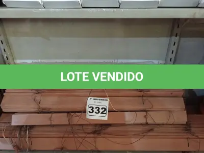 LOTE 332 - 01 LOTE COM VÁRIAS PERSIANAS DE MADEIRA. (NO ESTADO) ATENÇÃO! FAZER A VISITAÇÃO ANTES DE ARREMATAR, NÃO SABEMOS SE FUNCIONA. LEILÃO NÃO TEM GARANTIA E NEM DEVOLUÇÃO, SUJEITO A POSSÍVEIS AVARIAS VISÍVEIS/OCULTAS E/OU AUSÊNCIA DE COMPONENTES.