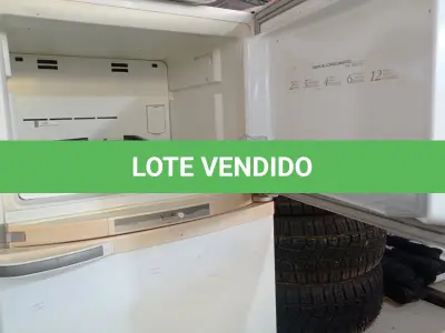 LOTE 274 - 01 GELADEIRA MARCA FROST FREE BRASTEMP 220V. (NO ESTADO) ATENÇÃO! FAZER A VISITAÇÃO ANTES DE ARREMATAR, NÃO SABEMOS SE FUNCIONA. LEILÃO NÃO TEM GARANTIA E NEM DEVOLUÇÃO, SUJEITO A POSSÍVEIS AVARIAS VISÍVEIS/OCULTAS E/OU AUSÊNCIA DE COMPONENTES.