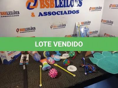 LOTE 261 - 01 LOTE COM VÁRIOS ACESSÓRIOS PARA PETS. (NO ESTADO) ATENÇÃO! FAZER A VISITAÇÃO ANTES DE ARREMATAR, NÃO SABEMOS SE FUNCIONA. LEILÃO NÃO TEM GARANTIA E NEM DEVOLUÇÃO, SUJEITO A POSSÍVEIS AVARIAS VISÍVEIS/OCULTAS E/OU AUSÊNCIA DE COMPONENTES.