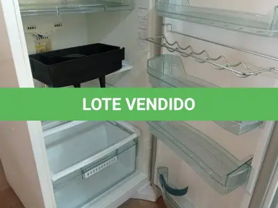 LOTE 273 - 01 GELADEIRA MARCA FROST FREE BRASTEMP 220V. (NO ESTADO) ATENÇÃO! FAZER A VISITAÇÃO ANTES DE ARREMATAR, NÃO SABEMOS SE FUNCIONA. LEILÃO NÃO TEM GARANTIA E NEM DEVOLUÇÃO, SUJEITO A POSSÍVEIS AVARIAS VISÍVEIS/OCULTAS E/OU AUSÊNCIA DE COMPONENTES.