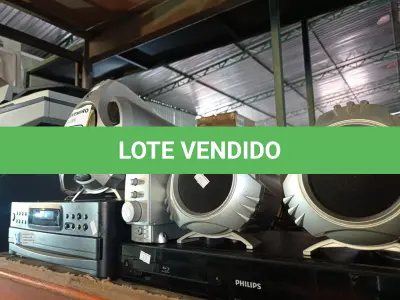 LOTE 079 - 01 BLU-RAY, 01 TOCA CD E VÁRIAS CAIXAS DE SOM MARCAS E MODELOS DIVERSOS. (NO ESTADO) ATENÇÃO! FAZER A VISITAÇÃO ANTES DE ARREMATAR, NÃO SABEMOS SE FUNCIONA. LEILÃO NÃO TEM GARANTIA E NEM DEVOLUÇÃO, SUJEITO A POSSÍVEIS AVARIAS VISÍVEIS/OCULTAS E/OU AUSÊNCIA DE COMPONENTES.