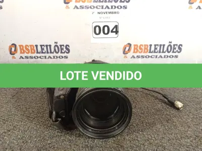LOTE 004 - 01 LENTE CANON XJ19 PARA FILMADORA. (NO ESTADO) ATENÇÃO! FAZER A VISITAÇÃO ANTES DE ARREMATAR, NÃO SABEMOS SE FUNCIONA. LEILÃO NÃO TEM GARANTIA E NEM DEVOLUÇÃO, SUJEITO A POSSÍVEIS AVARIAS VISÍVEIS/OCULTAS E/OU AUSÊNCIA DE COMPONENTES.