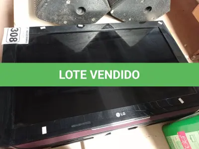 LOTE 308 - 01 TV LG 32” POL. (NO ESTADO) ATENÇÃO! FAZER A VISITAÇÃO ANTES DE ARREMATAR, NÃO SABEMOS SE FUNCIONA. LEILÃO NÃO TEM GARANTIA E NEM DEVOLUÇÃO, SUJEITO A POSSÍVEIS AVARIAS VISÍVEIS/OCULTAS E/OU AUSÊNCIA DE COMPONENTES.