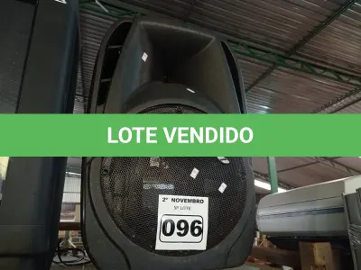 LOTE 096 - 01 CAIXA DE SOM COM AVARIAS. (NO ESTADO) ATENÇÃO! FAZER A VISITAÇÃO ANTES DE ARREMATAR, NÃO SABEMOS SE FUNCIONA. LEILÃO NÃO TEM GARANTIA E NEM DEVOLUÇÃO, SUJEITO A POSSÍVEIS AVARIAS VISÍVEIS/OCULTAS E/OU AUSÊNCIA DE COMPONENTES.
