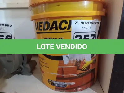 LOTE 257 - 01 BALDE DE VEDALIT, ADITIVO PLASTIFICANTE CONCENTRADO PARA ARGAMASSA DE ASSENTAMENTO E REBOCO CONVENCIONAL. (NO ESTADO) ATENÇÃO! FAZER A VISITAÇÃO ANTES DE ARREMATAR, NÃO SABEMOS SE FUNCIONA. LEILÃO NÃO TEM GARANTIA E NEM DEVOLUÇÃO, SUJEITO A POSSÍVEIS AVARIAS VISÍVEIS/OCULTAS E/OU AUSÊNCIA DE COMPONENTES.