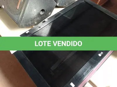 LOTE 308 - 01 TV LG 32” POL. (NO ESTADO) ATENÇÃO! FAZER A VISITAÇÃO ANTES DE ARREMATAR, NÃO SABEMOS SE FUNCIONA. LEILÃO NÃO TEM GARANTIA E NEM DEVOLUÇÃO, SUJEITO A POSSÍVEIS AVARIAS VISÍVEIS/OCULTAS E/OU AUSÊNCIA DE COMPONENTES.
