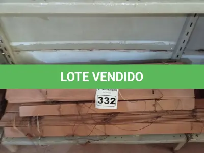 LOTE 332 - 01 LOTE COM VÁRIAS PERSIANAS DE MADEIRA. (NO ESTADO) ATENÇÃO! FAZER A VISITAÇÃO ANTES DE ARREMATAR, NÃO SABEMOS SE FUNCIONA. LEILÃO NÃO TEM GARANTIA E NEM DEVOLUÇÃO, SUJEITO A POSSÍVEIS AVARIAS VISÍVEIS/OCULTAS E/OU AUSÊNCIA DE COMPONENTES.