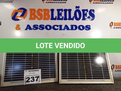 LOTE 237 - 02 PAINÉIS FOTOVOLTAICOS 18V 10W. (NO ESTADO) ATENÇÃO! FAZER A VISITAÇÃO ANTES DE ARREMATAR, NÃO SABEMOS SE FUNCIONA. LEILÃO NÃO TEM GARANTIA E NEM DEVOLUÇÃO, SUJEITO A POSSÍVEIS AVARIAS VISÍVEIS/OCULTAS E/OU AUSÊNCIA DE COMPONENTES.