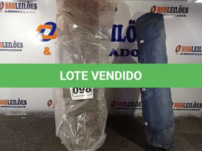 LOTE 098 - 02 BARRACAS DE CAMPING MARCAS E MODELOS DIVERSOS. (NO ESTADO) ATENÇÃO! FAZER A VISITAÇÃO ANTES DE ARREMATAR, NÃO SABEMOS SE FUNCIONA. LEILÃO NÃO TEM GARANTIA E NEM DEVOLUÇÃO, SUJEITO A POSSÍVEIS AVARIAS VISÍVEIS/OCULTAS E/OU AUSÊNCIA DE COMPONENTES.
