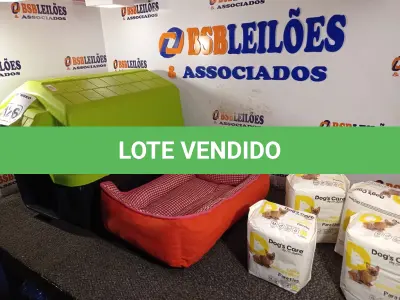 LOTE 126 - 01 CASINHA DE CACHORRO COM CAMINHA E 03 PACOTES DE FRALDAS PARA PETS. (NO ESTADO) ATENÇÃO! FAZER A VISITAÇÃO ANTES DE ARREMATAR, NÃO SABEMOS SE FUNCIONA. LEILÃO NÃO TEM GARANTIA E NEM DEVOLUÇÃO, SUJEITO A POSSÍVEIS AVARIAS VISÍVEIS/OCULTAS E/OU AUSÊNCIA DE COMPONENTES.