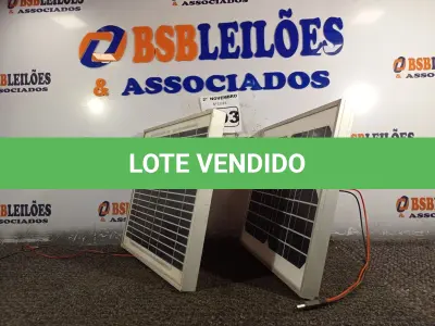 LOTE 193 - 02 PAINÉIS FOTOVOLTAICOS 18V 10W. (NO ESTADO) ATENÇÃO! FAZER A VISITAÇÃO ANTES DE ARREMATAR, NÃO SABEMOS SE FUNCIONA. LEILÃO NÃO TEM GARANTIA E NEM DEVOLUÇÃO, SUJEITO A POSSÍVEIS AVARIAS VISÍVEIS/OCULTAS E/OU AUSÊNCIA DE COMPONENTES.