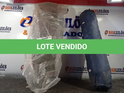 LOTE 098 - 02 BARRACAS DE CAMPING MARCAS E MODELOS DIVERSOS. (NO ESTADO) ATENÇÃO! FAZER A VISITAÇÃO ANTES DE ARREMATAR, NÃO SABEMOS SE FUNCIONA. LEILÃO NÃO TEM GARANTIA E NEM DEVOLUÇÃO, SUJEITO A POSSÍVEIS AVARIAS VISÍVEIS/OCULTAS E/OU AUSÊNCIA DE COMPONENTES.