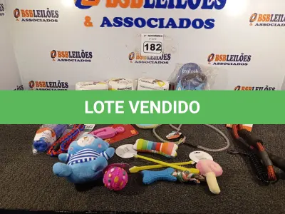LOTE 182 - 01 LOTE COM VÁRIOS ACESSÓRIOS PARA PETS. (NO ESTADO) ATENÇÃO! FAZER A VISITAÇÃO ANTES DE ARREMATAR, NÃO SABEMOS SE FUNCIONA. LEILÃO NÃO TEM GARANTIA E NEM DEVOLUÇÃO, SUJEITO A POSSÍVEIS AVARIAS VISÍVEIS/OCULTAS E/OU AUSÊNCIA DE COMPONENTES.