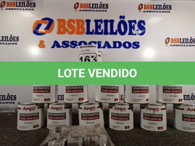 LOTE 163 - 12 LATAS DE COLA PLÁSTICA ANJO 1KG. (NO ESTADO) ATENÇÃO! FAZER A VISITAÇÃO ANTES DE ARREMATAR, NÃO SABEMOS SE FUNCIONA. LEILÃO NÃO TEM GARANTIA E NEM DEVOLUÇÃO, SUJEITO A POSSÍVEIS AVARIAS VISÍVEIS/OCULTAS E/OU AUSÊNCIA DE COMPONENTES.