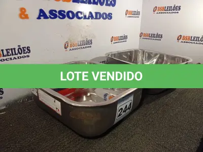 LOTE 244 - 02 CUBAS PARA PIA EM INOX 40X34X17CM. (NO ESTADO) ATENÇÃO! FAZER A VISITAÇÃO ANTES DE ARREMATAR, NÃO SABEMOS SE FUNCIONA. LEILÃO NÃO TEM GARANTIA E NEM DEVOLUÇÃO, SUJEITO A POSSÍVEIS AVARIAS VISÍVEIS/OCULTAS E/OU AUSÊNCIA DE COMPONENTES.