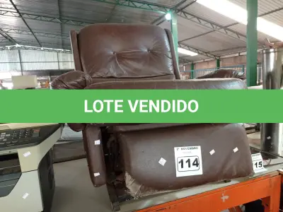 LOTE 114 - 01 POLTRONA DO PAPAI. (NO ESTADO) ATENÇÃO! FAZER A VISITAÇÃO ANTES DE ARREMATAR, NÃO SABEMOS SE FUNCIONA. LEILÃO NÃO TEM GARANTIA E NEM DEVOLUÇÃO, SUJEITO A POSSÍVEIS AVARIAS VISÍVEIS/OCULTAS E/OU AUSÊNCIA DE COMPONENTES.