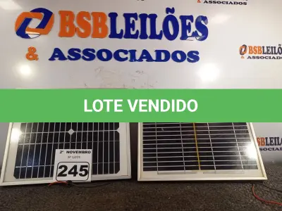 LOTE 245 - 02 PAINÉIS FOTOVOLTAICOS 18V 10W. (NO ESTADO) ATENÇÃO! FAZER A VISITAÇÃO ANTES DE ARREMATAR, NÃO SABEMOS SE FUNCIONA. LEILÃO NÃO TEM GARANTIA E NEM DEVOLUÇÃO, SUJEITO A POSSÍVEIS AVARIAS VISÍVEIS/OCULTAS E/OU AUSÊNCIA DE COMPONENTES.