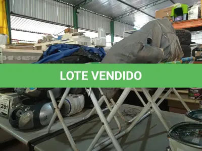 LOTE 282 - 04 BANQUETAS DOBRÁVEIS E 02 BARRACAS DE CAMPING. (NO ESTADO) ATENÇÃO! FAZER A VISITAÇÃO ANTES DE ARREMATAR, NÃO SABEMOS SE FUNCIONA. LEILÃO NÃO TEM GARANTIA E NEM DEVOLUÇÃO, SUJEITO A POSSÍVEIS AVARIAS VISÍVEIS/OCULTAS E/OU AUSÊNCIA DE COMPONENTES.