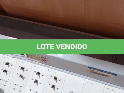 LOTE 506 - 01 MESA DE SOM ANTIGA PARA RÁDIO FM MARCA APEL. (NO ESTADO) ATENÇÃO! FAZER A VISITAÇÃO ANTES DE ARREMATAR, NÃO SABEMOS SE FUNCIONA. LEILÃO NÃO TEM GARANTIA E NEM DEVOLUÇÃO, SUJEITO A POSSÍVEIS AVARIAS VISÍVEIS/OCULTAS E/OU AUSÊNCIA DE COMPONENTES.