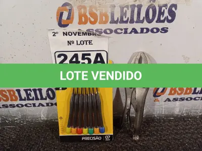 LOTE 245 - 01 KIT DE CHAVES TORX E 01 ALICATE DE PRESSÃO. (NO ESTADO) ATENÇÃO! FAZER A VISITAÇÃO ANTES DE ARREMATAR, NÃO SABEMOS SE FUNCIONA. LEILÃO NÃO TEM GARANTIA E NEM DEVOLUÇÃO, SUJEITO A POSSÍVEIS AVARIAS VISÍVEIS/OCULTAS E/OU AUSÊNCIA DE COMPONENTES.