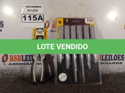 LOTE 115 - 01 KIT DE CHAVES FENDA/PHILIPS E 01 ALICATE UNIVERSAL 8”. (NO ESTADO) ATENÇÃO! FAZER A VISITAÇÃO ANTES DE ARREMATAR, NÃO SABEMOS SE FUNCIONA. LEILÃO NÃO TEM GARANTIA E NEM DEVOLUÇÃO, SUJEITO A POSSÍVEIS AVARIAS VISÍVEIS/OCULTAS E/OU AUSÊNCIA DE COMPONENTES.