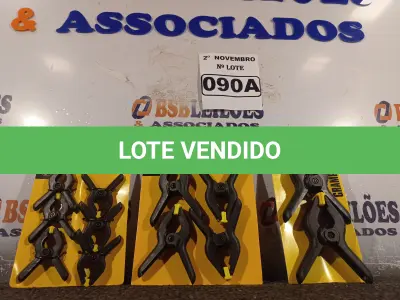 LOTE 090 - 01 KIT DE GRAMPOS DE PRESSÃO. (NO ESTADO) ATENÇÃO! FAZER A VISITAÇÃO ANTES DE ARREMATAR, NÃO SABEMOS SE FUNCIONA. LEILÃO NÃO TEM GARANTIA E NEM DEVOLUÇÃO, SUJEITO A POSSÍVEIS AVARIAS VISÍVEIS/OCULTAS E/OU AUSÊNCIA DE COMPONENTES.