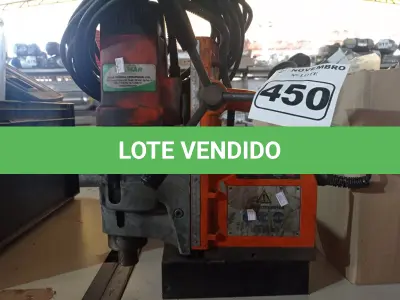 LOTE 450 - 01 FURADEIRA DE BASE MAGNÉTICA. (NO ESTADO) ATENÇÃO! FAZER A VISITAÇÃO ANTES DE ARREMATAR, NÃO SABEMOS SE FUNCIONA. LEILÃO NÃO TEM GARANTIA E NEM DEVOLUÇÃO, SUJEITO A POSSÍVEIS AVARIAS VISÍVEIS/OCULTAS E/OU AUSÊNCIA DE COMPONENTES.