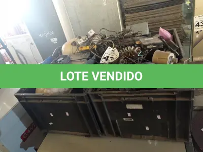 LOTE 431 - 01 LOTE COM SIRENES DE ALARME E ELETRÔNICOS DIVERSOS. (NO ESTADO) ATENÇÃO! FAZER A VISITAÇÃO ANTES DE ARREMATAR, NÃO SABEMOS SE FUNCIONA. LEILÃO NÃO TEM GARANTIA E NEM DEVOLUÇÃO, SUJEITO A POSSÍVEIS AVARIAS VISÍVEIS/OCULTAS E/OU AUSÊNCIA DE COMPONENTES.