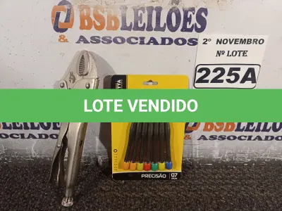 LOTE 225 - 01 KIT DE CHAVES TORX E 01 ALICATE DE PRESSÃO. (NO ESTADO) ATENÇÃO! FAZER A VISITAÇÃO ANTES DE ARREMATAR, NÃO SABEMOS SE FUNCIONA. LEILÃO NÃO TEM GARANTIA E NEM DEVOLUÇÃO, SUJEITO A POSSÍVEIS AVARIAS VISÍVEIS/OCULTAS E/OU AUSÊNCIA DE COMPONENTES.