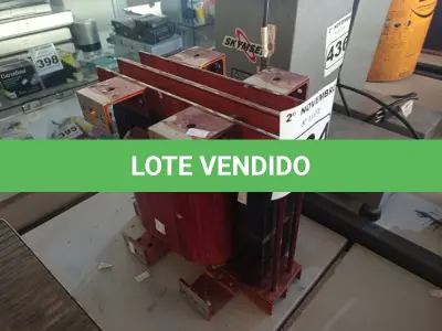 LOTE 434 - 01 TRANSFORMADOR. (NO ESTADO) ATENÇÃO! FAZER A VISITAÇÃO ANTES DE ARREMATAR, NÃO SABEMOS SE FUNCIONA. LEILÃO NÃO TEM GARANTIA E NEM DEVOLUÇÃO, SUJEITO A POSSÍVEIS AVARIAS VISÍVEIS/OCULTAS E/OU AUSÊNCIA DE COMPONENTES.
