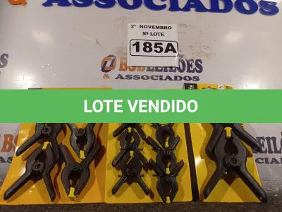 LOTE 185 - 01 KIT DE GRAMPOS DE PRESSÃO. (NO ESTADO) ATENÇÃO! FAZER A VISITAÇÃO ANTES DE ARREMATAR, NÃO SABEMOS SE FUNCIONA. LEILÃO NÃO TEM GARANTIA E NEM DEVOLUÇÃO, SUJEITO A POSSÍVEIS AVARIAS VISÍVEIS/OCULTAS E/OU AUSÊNCIA DE COMPONENTES.