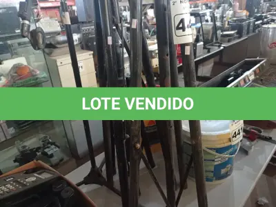 LOTE 440 - 04 TRIPÉS MARCAS E MODELOS DIVERSOS. (NO ESTADO) ATENÇÃO! FAZER A VISITAÇÃO ANTES DE ARREMATAR, NÃO SABEMOS SE FUNCIONA. LEILÃO NÃO TEM GARANTIA E NEM DEVOLUÇÃO, SUJEITO A POSSÍVEIS AVARIAS VISÍVEIS/OCULTAS E/OU AUSÊNCIA DE COMPONENTES.