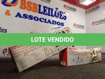 LOTE 468 - 02 SUPORTES PARA MICRO-ONDAS OU FORNO ELÉTRICO. (NO ESTADO) ATENÇÃO! FAZER A VISITAÇÃO ANTES DE ARREMATAR, NÃO SABEMOS SE FUNCIONA. LEILÃO NÃO TEM GARANTIA E NEM DEVOLUÇÃO, SUJEITO A POSSÍVEIS AVARIAS VISÍVEIS/OCULTAS E/OU AUSÊNCIA DE COMPONENTES.