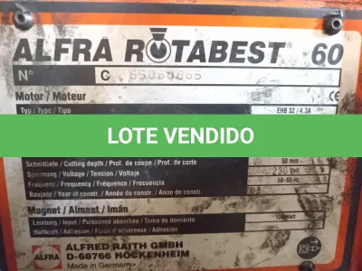LOTE 450 - 01 FURADEIRA DE BASE MAGNÉTICA. (NO ESTADO) ATENÇÃO! FAZER A VISITAÇÃO ANTES DE ARREMATAR, NÃO SABEMOS SE FUNCIONA. LEILÃO NÃO TEM GARANTIA E NEM DEVOLUÇÃO, SUJEITO A POSSÍVEIS AVARIAS VISÍVEIS/OCULTAS E/OU AUSÊNCIA DE COMPONENTES.