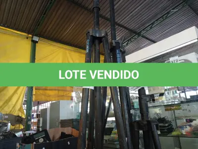 LOTE 440 - 04 TRIPÉS MARCAS E MODELOS DIVERSOS. (NO ESTADO) ATENÇÃO! FAZER A VISITAÇÃO ANTES DE ARREMATAR, NÃO SABEMOS SE FUNCIONA. LEILÃO NÃO TEM GARANTIA E NEM DEVOLUÇÃO, SUJEITO A POSSÍVEIS AVARIAS VISÍVEIS/OCULTAS E/OU AUSÊNCIA DE COMPONENTES.