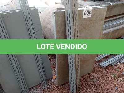 LOTE 600 - 01 ESTANTE DE FERRO DESMONTADA COM 04 PRATELEIRAS. (NO ESTADO) ATENÇÃO! FAZER A VISITAÇÃO ANTES DE ARREMATAR, NÃO SABEMOS SE FUNCIONA. LEILÃO NÃO TEM GARANTIA E NEM DEVOLUÇÃO, SUJEITO A POSSÍVEIS AVARIAS VISÍVEIS/OCULTAS E/OU AUSÊNCIA DE COMPONENTES.