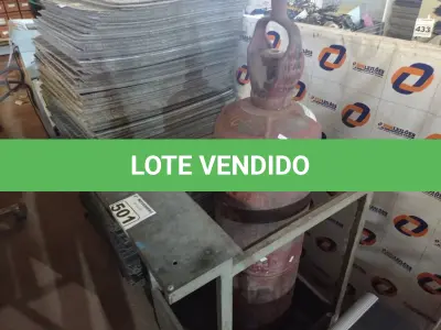 LOTE 501 - 01 CARRINHO PARA TRANSPORTE E 01 CILINDRO DE GÁS ACETILENO. (NO ESTADO) ATENÇÃO! FAZER A VISITAÇÃO ANTES DE ARREMATAR, NÃO SABEMOS SE FUNCIONA. LEILÃO NÃO TEM GARANTIA E NEM DEVOLUÇÃO, SUJEITO A POSSÍVEIS AVARIAS VISÍVEIS/OCULTAS E/OU AUSÊNCIA DE COMPONENTES.