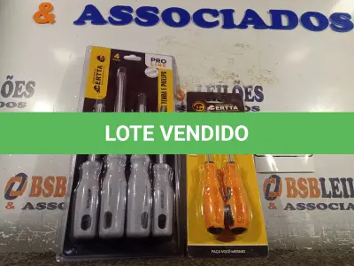 LOTE 255 - 02 KIT’S DE CHAVES FENDA/PHILIPS COM 04 E 02 PEÇAS. (NO ESTADO) ATENÇÃO! FAZER A VISITAÇÃO ANTES DE ARREMATAR, NÃO SABEMOS SE FUNCIONA. LEILÃO NÃO TEM GARANTIA E NEM DEVOLUÇÃO, SUJEITO A POSSÍVEIS AVARIAS VISÍVEIS/OCULTAS E/OU AUSÊNCIA DE COMPONENTES.