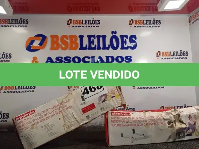 LOTE 468 - 02 SUPORTES PARA MICRO-ONDAS OU FORNO ELÉTRICO. (NO ESTADO) ATENÇÃO! FAZER A VISITAÇÃO ANTES DE ARREMATAR, NÃO SABEMOS SE FUNCIONA. LEILÃO NÃO TEM GARANTIA E NEM DEVOLUÇÃO, SUJEITO A POSSÍVEIS AVARIAS VISÍVEIS/OCULTAS E/OU AUSÊNCIA DE COMPONENTES.