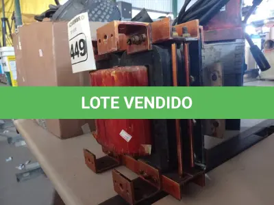 LOTE 449 - 01 TRANSFORMADOR. (NO ESTADO) ATENÇÃO! FAZER A VISITAÇÃO ANTES DE ARREMATAR, NÃO SABEMOS SE FUNCIONA. LEILÃO NÃO TEM GARANTIA E NEM DEVOLUÇÃO, SUJEITO A POSSÍVEIS AVARIAS VISÍVEIS/OCULTAS E/OU AUSÊNCIA DE COMPONENTES.
