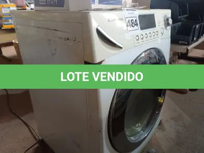 LOTE 484 - 01 LAVA SECA MARCA ELECTROLUX CAPACIDADE 10.5KG. (NO ESTADO) ATENÇÃO! FAZER A VISITAÇÃO ANTES DE ARREMATAR, NÃO SABEMOS SE FUNCIONA. LEILÃO NÃO TEM GARANTIA E NEM DEVOLUÇÃO, SUJEITO A POSSÍVEIS AVARIAS VISÍVEIS/OCULTAS E/OU AUSÊNCIA DE COMPONENTES.