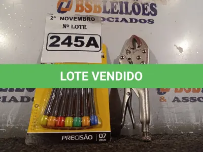 LOTE 245 - 01 KIT DE CHAVES TORX E 01 ALICATE DE PRESSÃO. (NO ESTADO) ATENÇÃO! FAZER A VISITAÇÃO ANTES DE ARREMATAR, NÃO SABEMOS SE FUNCIONA. LEILÃO NÃO TEM GARANTIA E NEM DEVOLUÇÃO, SUJEITO A POSSÍVEIS AVARIAS VISÍVEIS/OCULTAS E/OU AUSÊNCIA DE COMPONENTES.