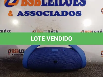 LOTE 372 - 01 CAIXA DE SOM BLUETOOTH. (NO ESTADO) ATENÇÃO! FAZER A VISITAÇÃO ANTES DE ARREMATAR, NÃO SABEMOS SE FUNCIONA. LEILÃO NÃO TEM GARANTIA E NEM DEVOLUÇÃO, SUJEITO A POSSÍVEIS AVARIAS VISÍVEIS/OCULTAS E/OU AUSÊNCIA DE COMPONENTES.