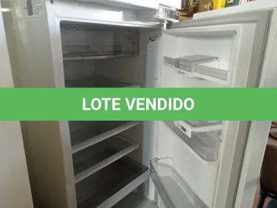 LOTE 421 - 01 GELADEIRA MARCA BRASTEMP 220V. (NO ESTADO) ATENÇÃO! FAZER A VISITAÇÃO ANTES DE ARREMATAR, NÃO SABEMOS SE FUNCIONA. LEILÃO NÃO TEM GARANTIA E NEM DEVOLUÇÃO, SUJEITO A POSSÍVEIS AVARIAS VISÍVEIS/OCULTAS E/OU AUSÊNCIA DE COMPONENTES.