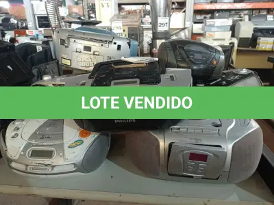 LOTE 352 - 10 APARELHOS DE SOM MARCAS E MODELOS DIVERSOS. (NO ESTADO) ATENÇÃO! FAZER A VISITAÇÃO ANTES DE ARREMATAR, NÃO SABEMOS SE FUNCIONA. LEILÃO NÃO TEM GARANTIA E NEM DEVOLUÇÃO, SUJEITO A POSSÍVEIS AVARIAS VISÍVEIS/OCULTAS E/OU AUSÊNCIA DE COMPONENTES.